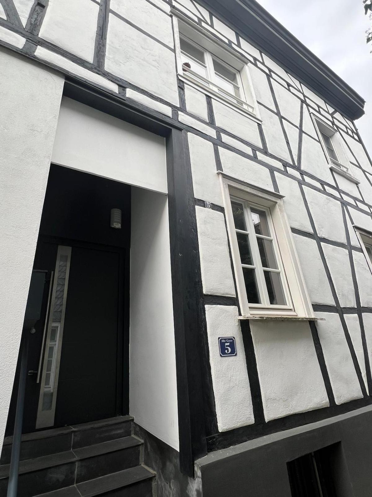 100M E-Ladestation - Max 4 Pers - Duesseldorf - Ruhrgebiet - Pilgerstaette Apartment Velbert Exterior photo